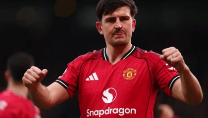 BOB半岛体育官方网站-马奎尔降薪续约曼联签1+1合同，周薪19万镑减幅未披露|卡里克|哈里-马奎尔|托马·勒马尔|图赫尔|球队_新浪体育_新浪新闻