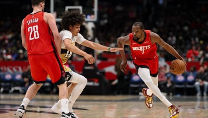 BOB半岛体育官方网站-申京32+12杜兰特30+7 奇才不敌火箭遭遇五连败